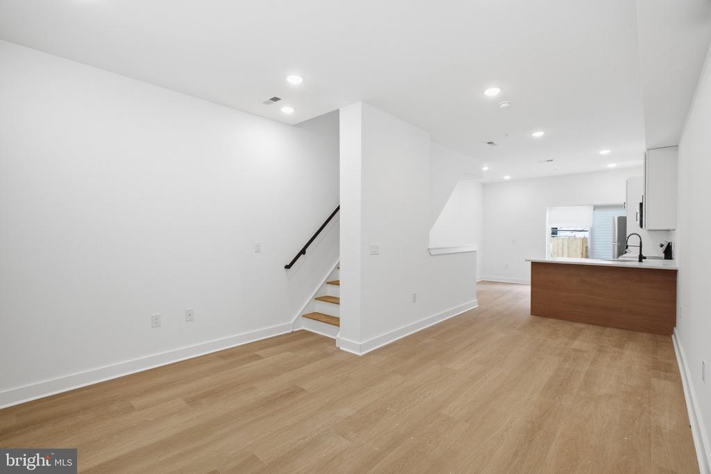 1019 W ORLEANS STREET