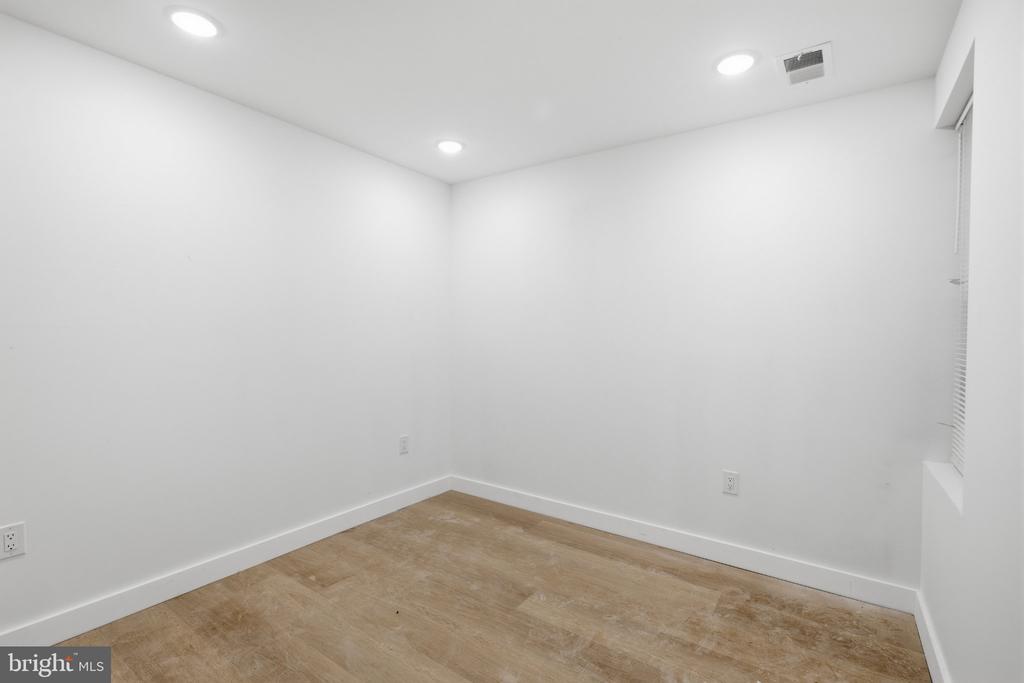 1902 W DIAMOND STREET Unit: 2