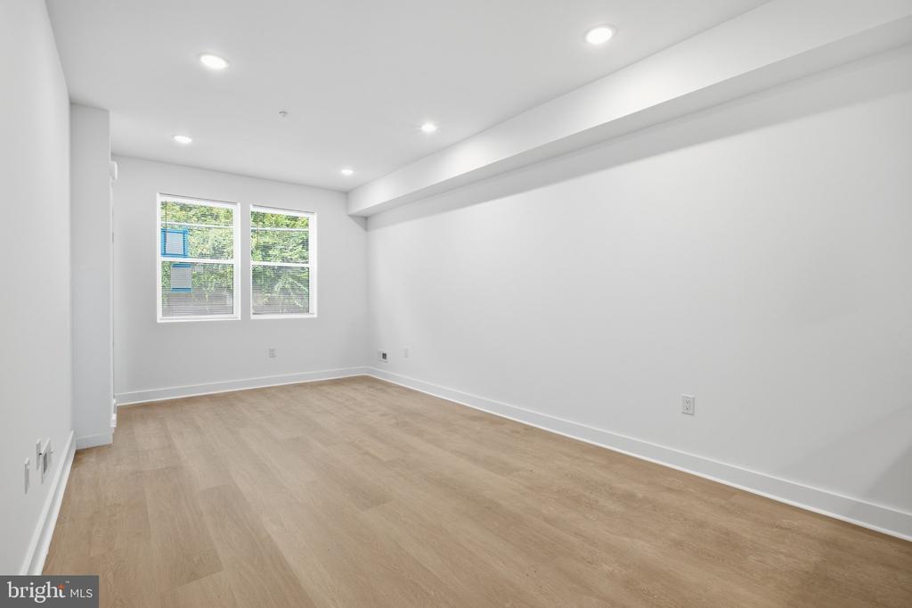 1230 W YORK STREET Unit: 1