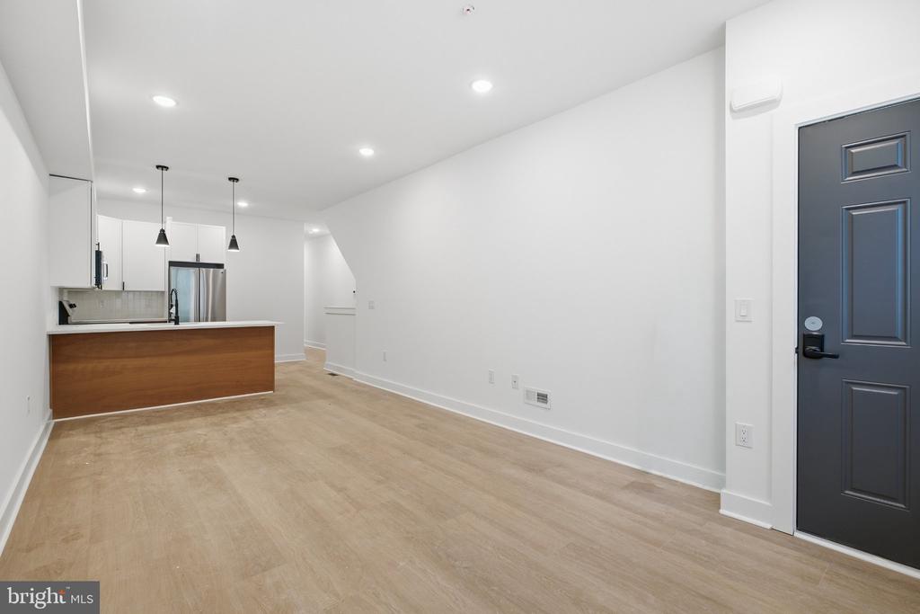 1230 W YORK STREET Unit: 1