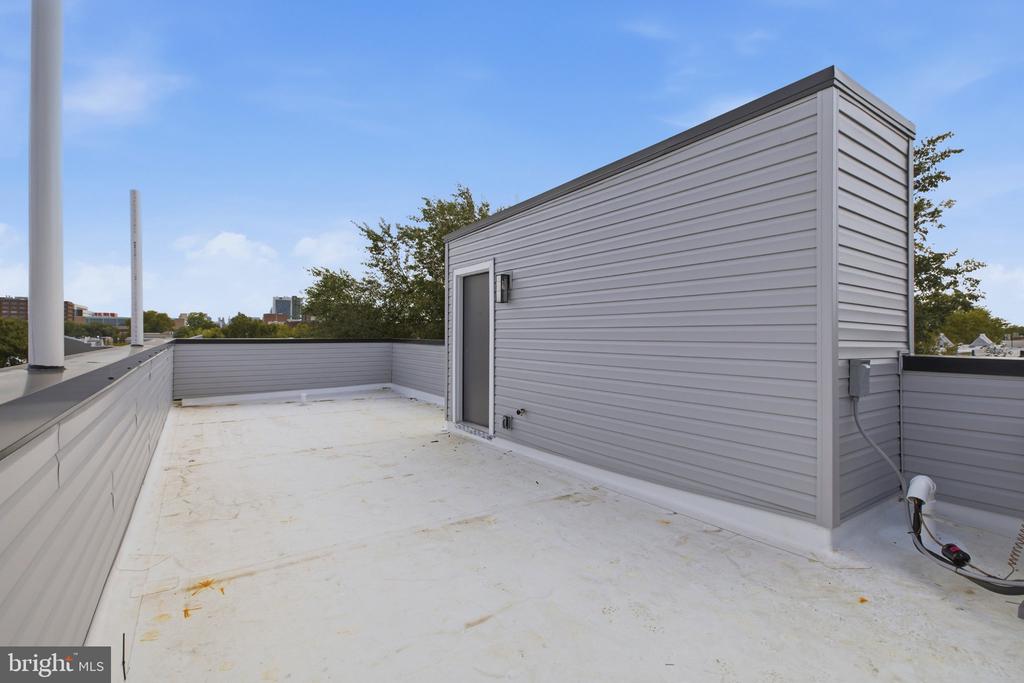 1230 W YORK STREET Unit: 2