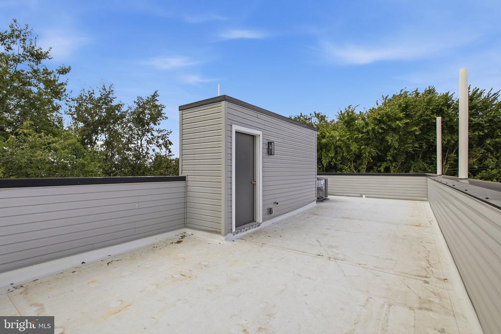 1230 W YORK STREET Unit: 2
