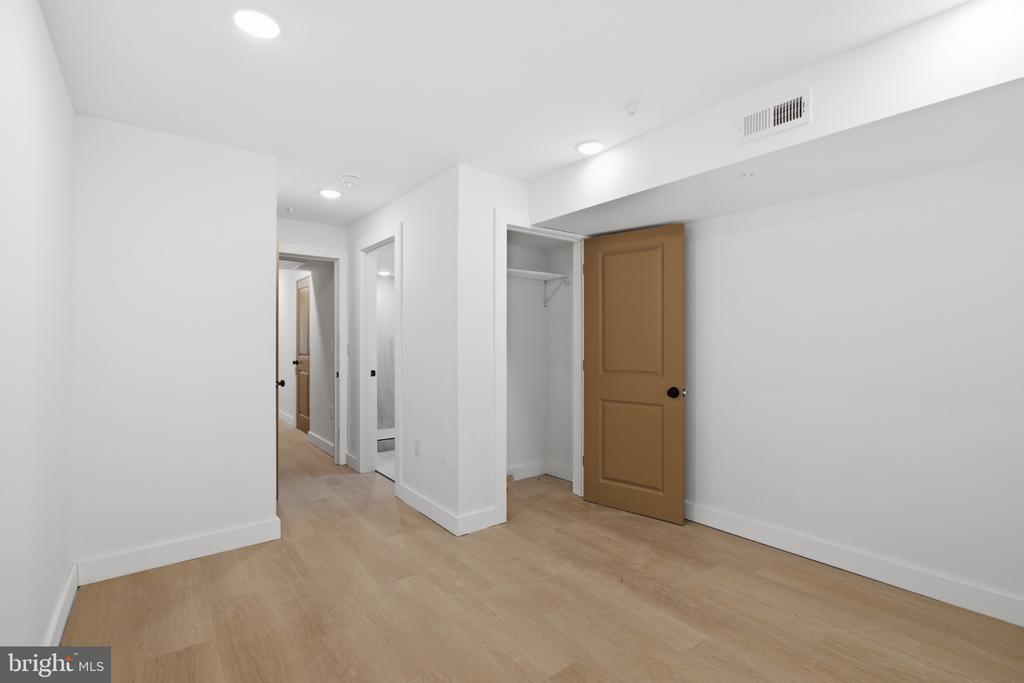 1542 W YORK STREET Unit: 1