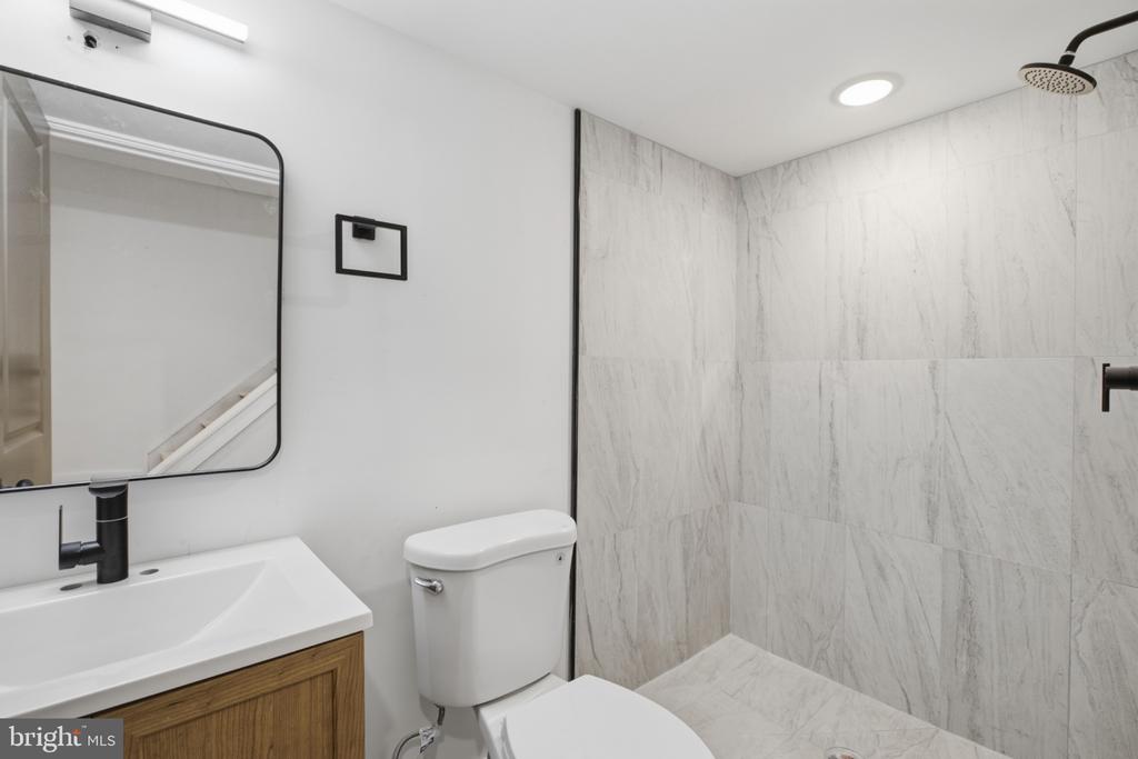 1542 W YORK STREET Unit: 1