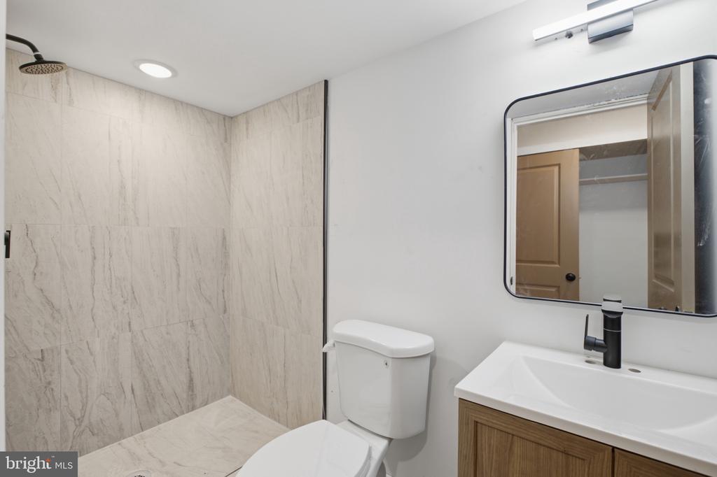 1542 W YORK STREET Unit: 1