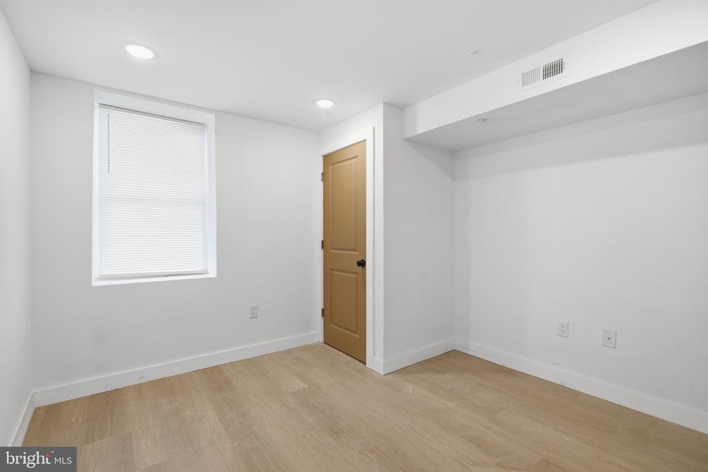 1542 W YORK STREET Unit: 1