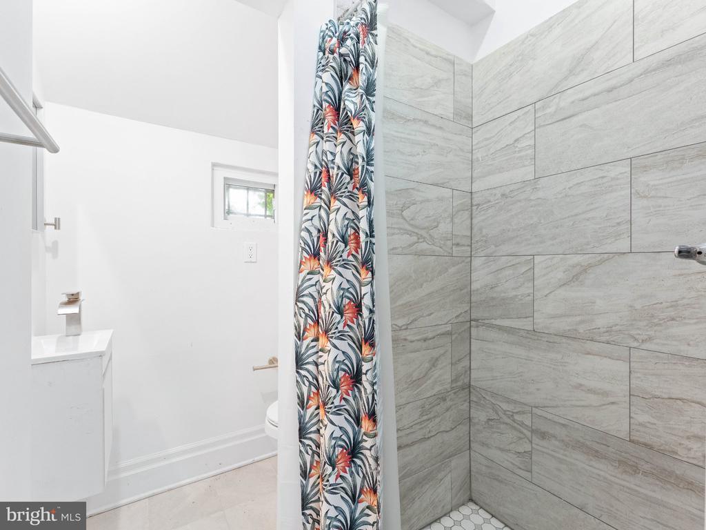 1302 N DOVER STREET
