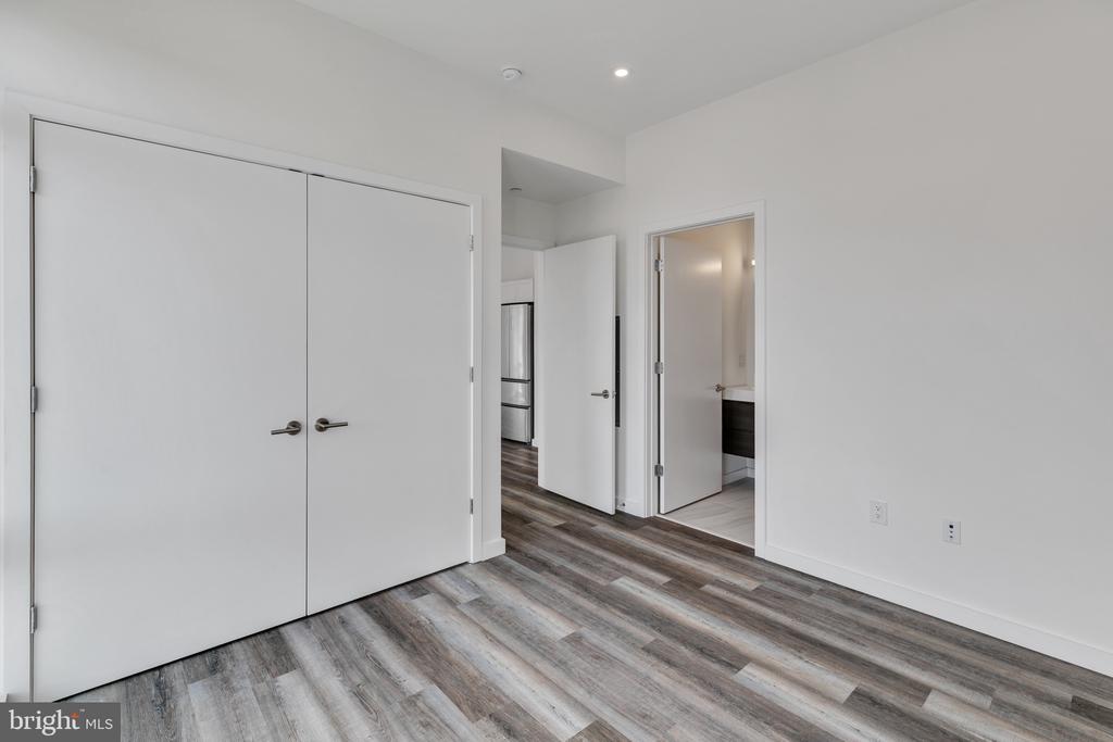 860 N 3RD STREET Unit: 402