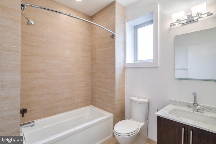 826 N 3RD STREET Unit: 4