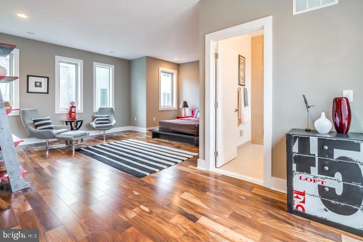 826 N 3RD STREET Unit: 4
