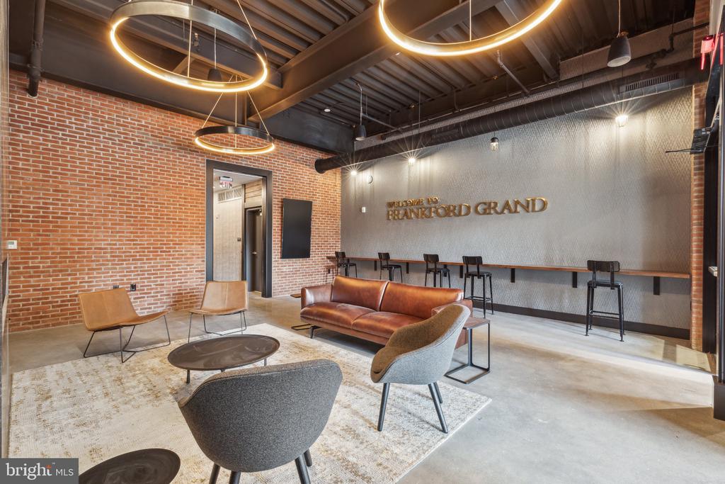 1122 FRANKFORD AVENUE Unit: 202