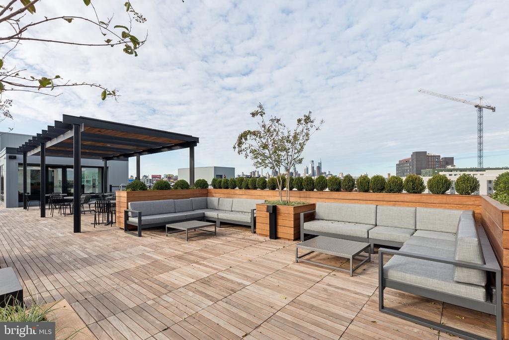 1122 FRANKFORD AVENUE Unit: 202
