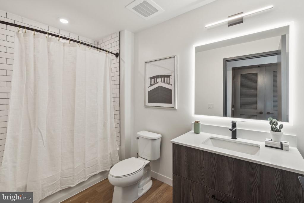 1122 FRANKFORD AVENUE Unit: 202