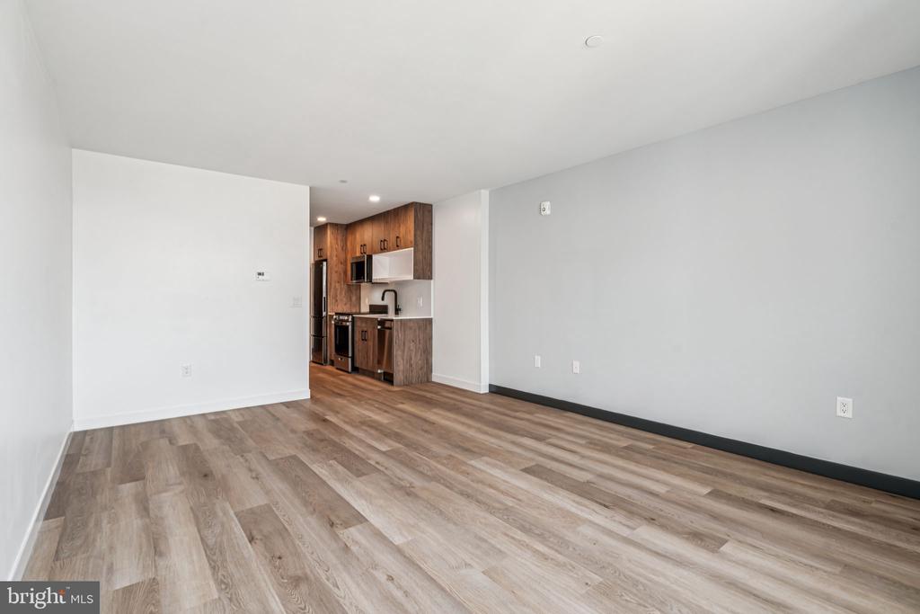 1122 FRANKFORD AVENUE Unit: 501