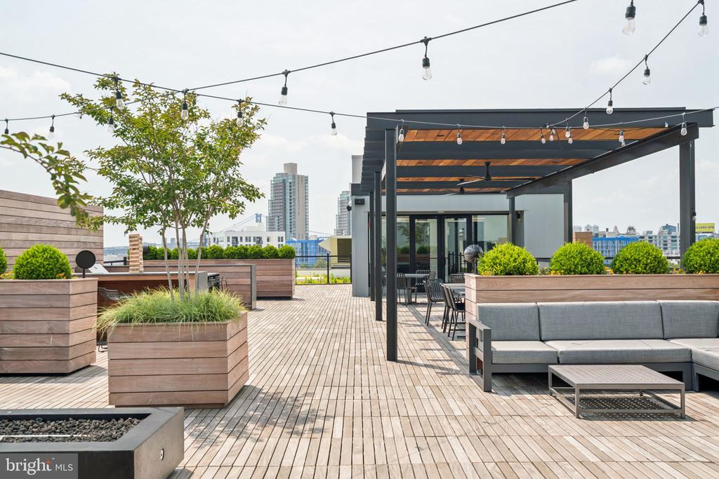 1122 FRANKFORD AVENUE Unit: 219