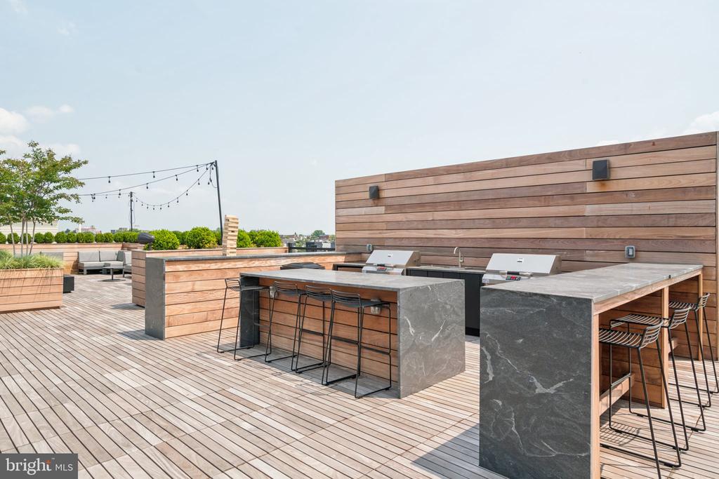 1122 FRANKFORD AVENUE Unit: 219