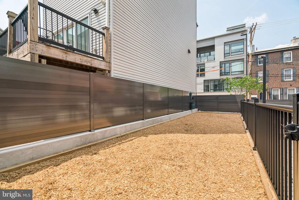 1122 FRANKFORD AVENUE Unit: 219