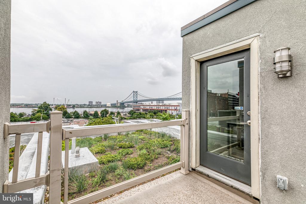412 N FRONT STREET Unit: 15