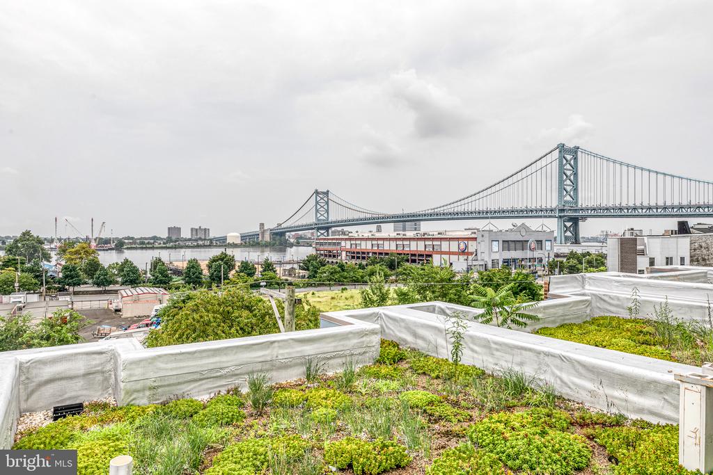 412 N FRONT STREET Unit: 15