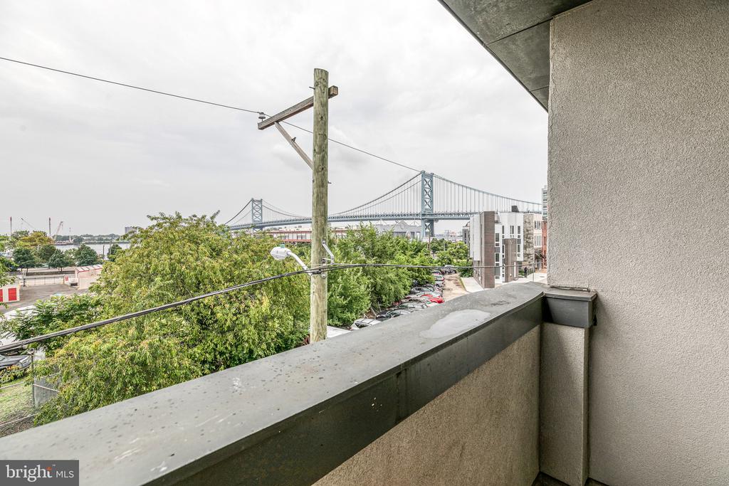 412 N FRONT STREET Unit: 15