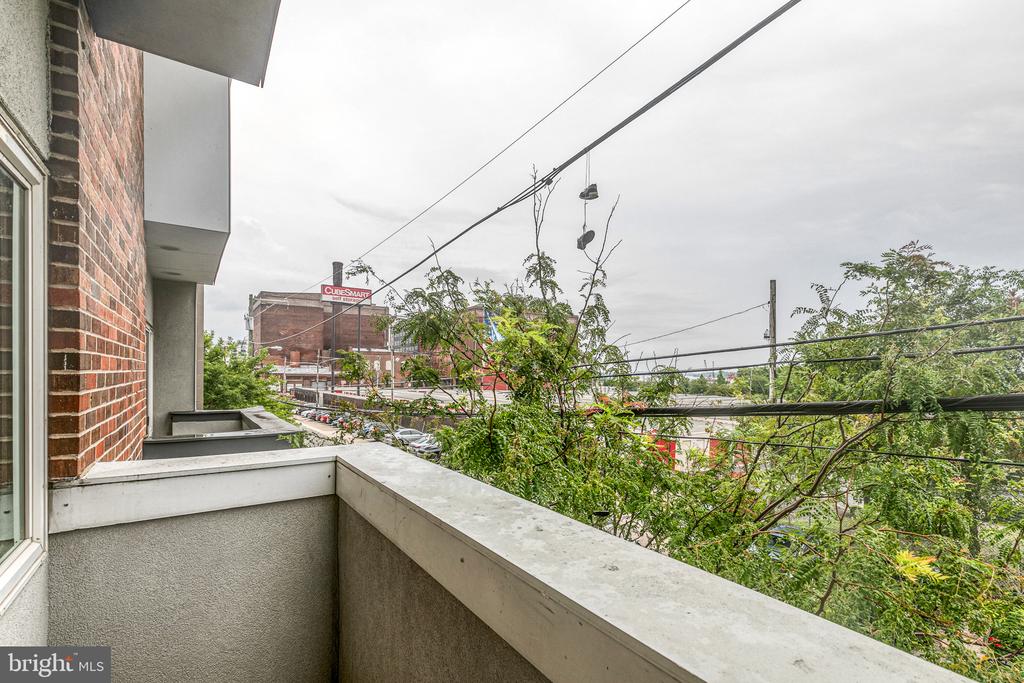 412 N FRONT STREET Unit: 15