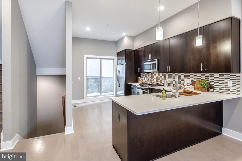 826 N 3RD STREET Unit: 2