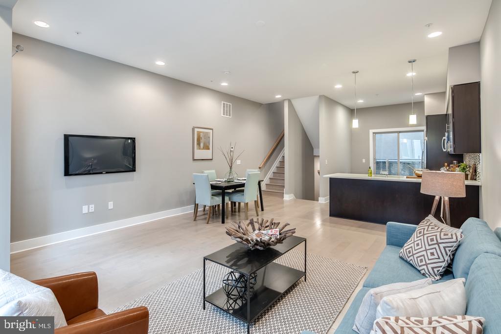 826 N 3RD STREET Unit: 2