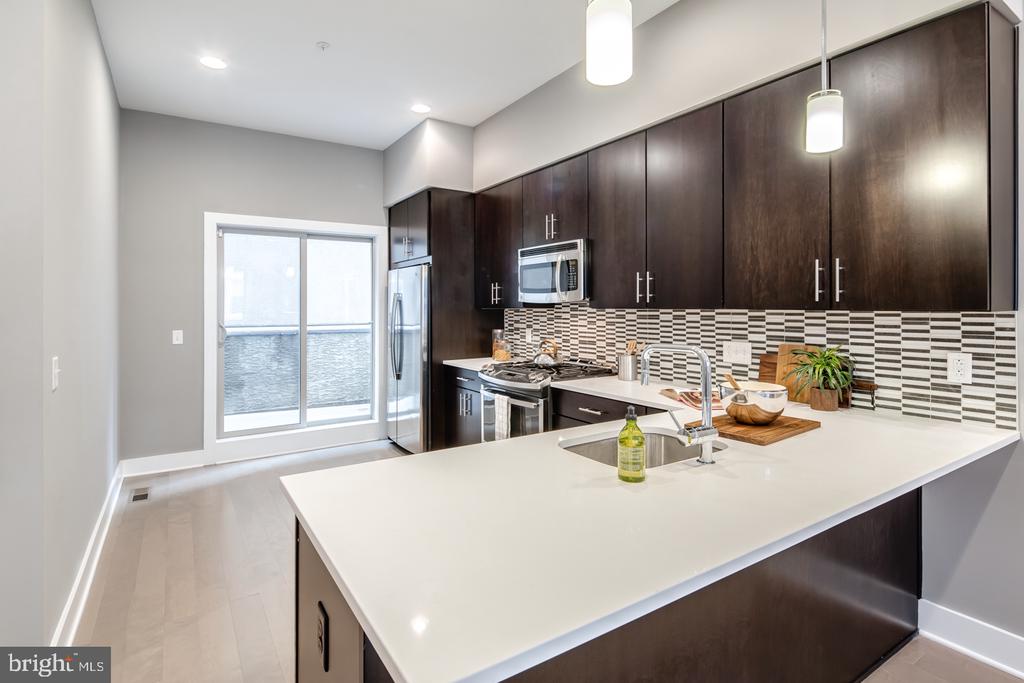 826 N 3RD STREET Unit: 2