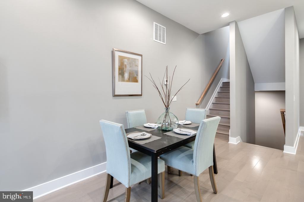 826 N 3RD STREET Unit: 2