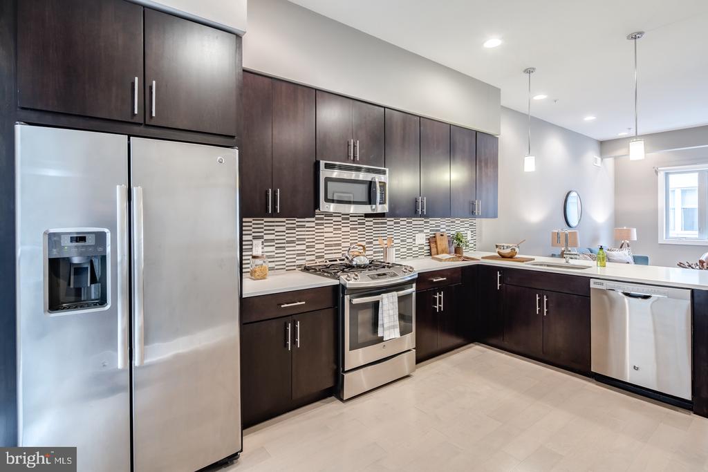 826 N 3RD STREET Unit: 2