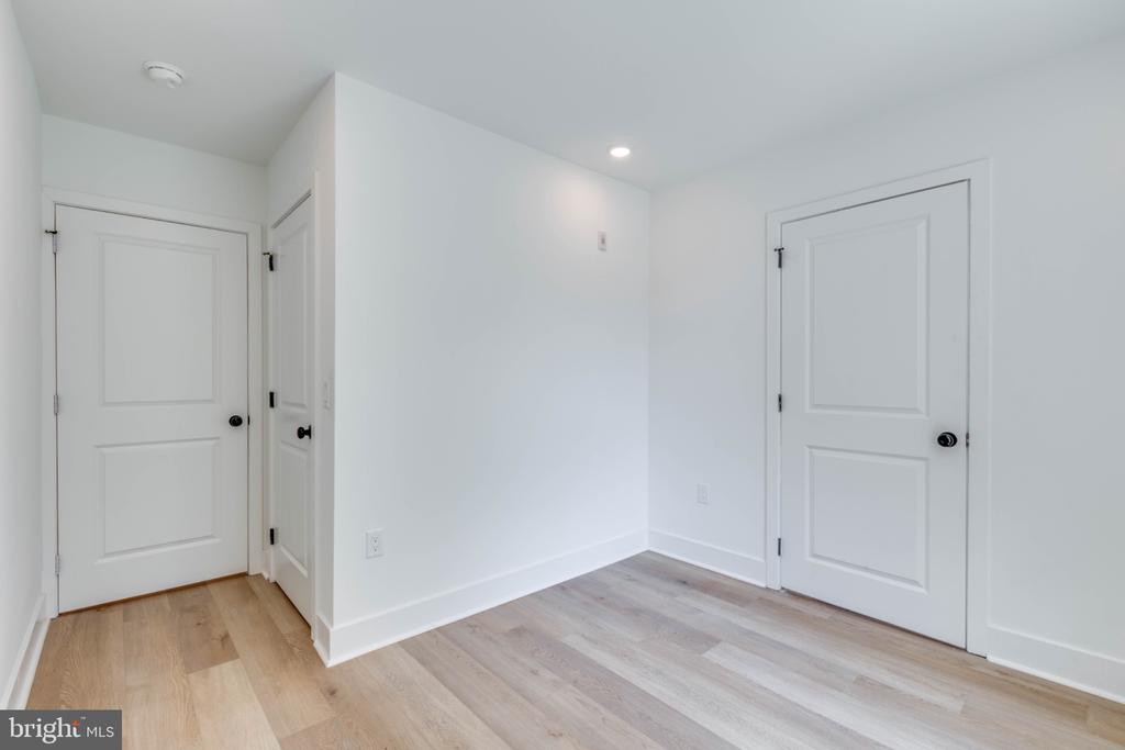 4218 BALTIMORE AVENUE Unit: 4B
