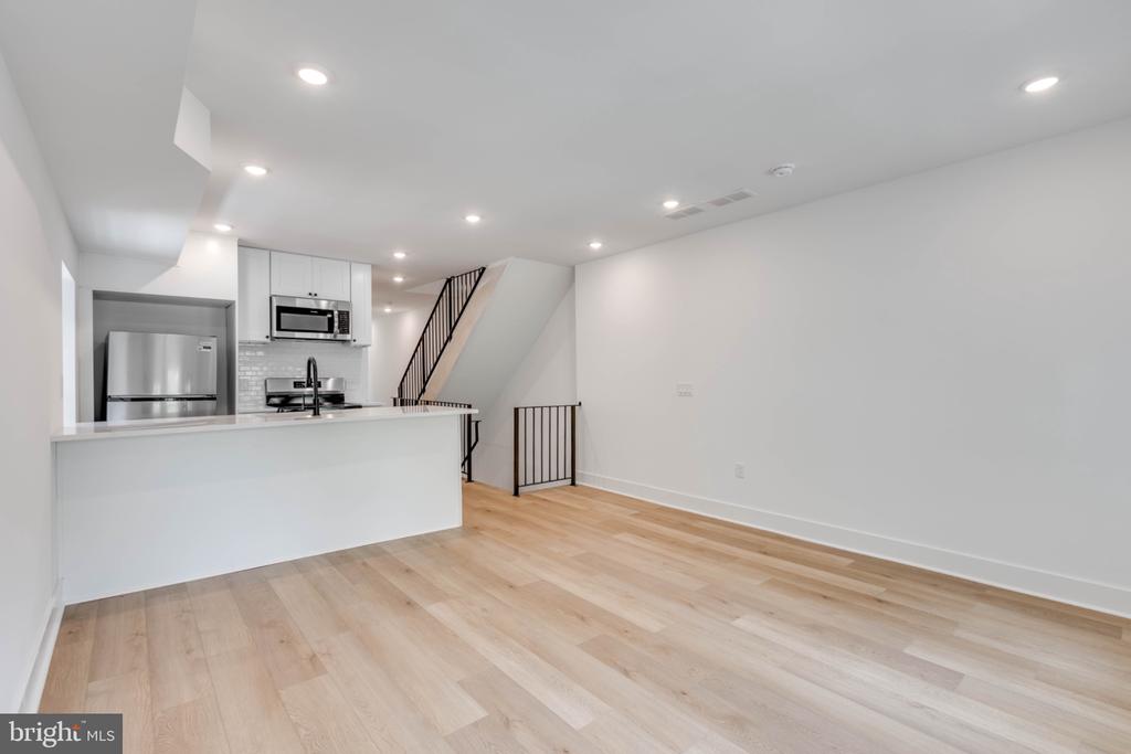 4218 BALTIMORE AVENUE Unit: 4B