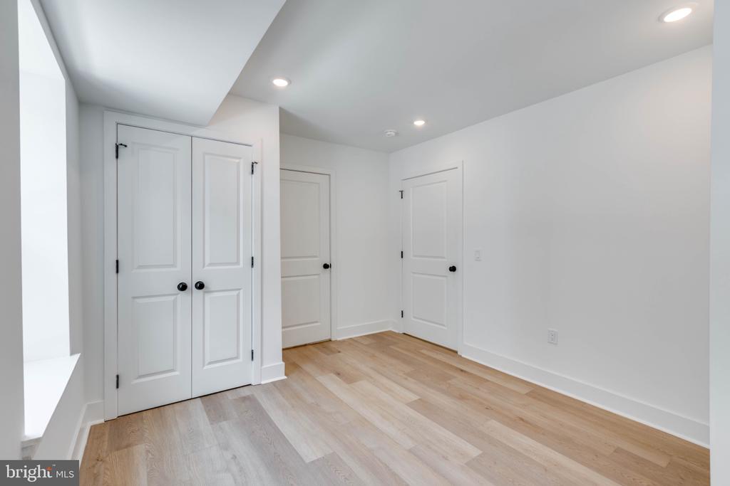 4218 BALTIMORE AVENUE Unit: 4B