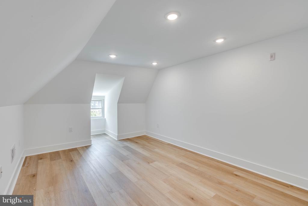4218 BALTIMORE AVENUE Unit: 4B