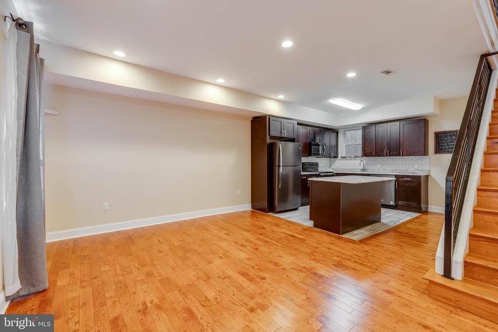 2554 N 8TH STREET Unit: 2