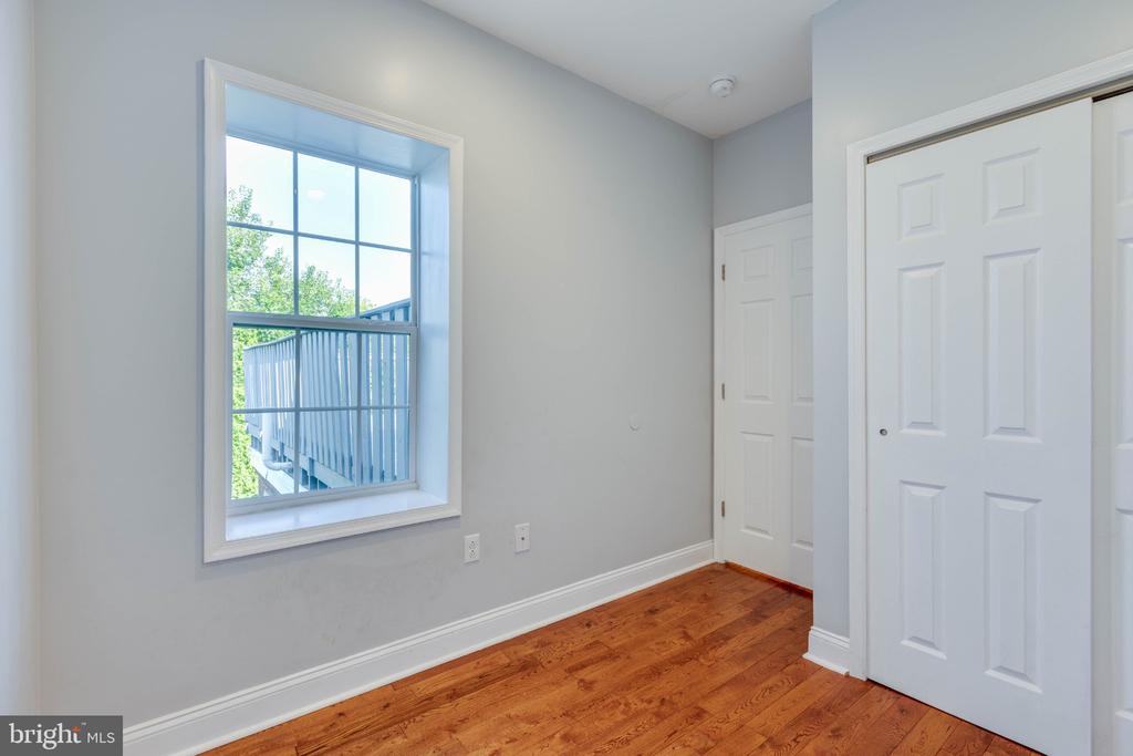 2554 N 8TH STREET Unit: 2