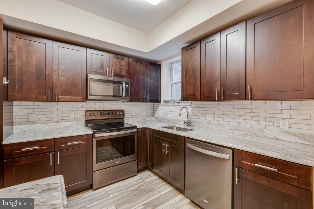 2554 N 8TH STREET Unit: 2