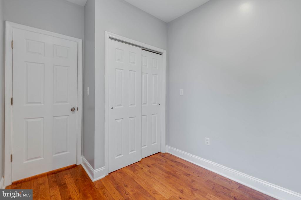2554 N 8TH STREET Unit: 2
