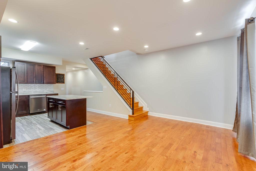 2554 N 8TH STREET Unit: 2