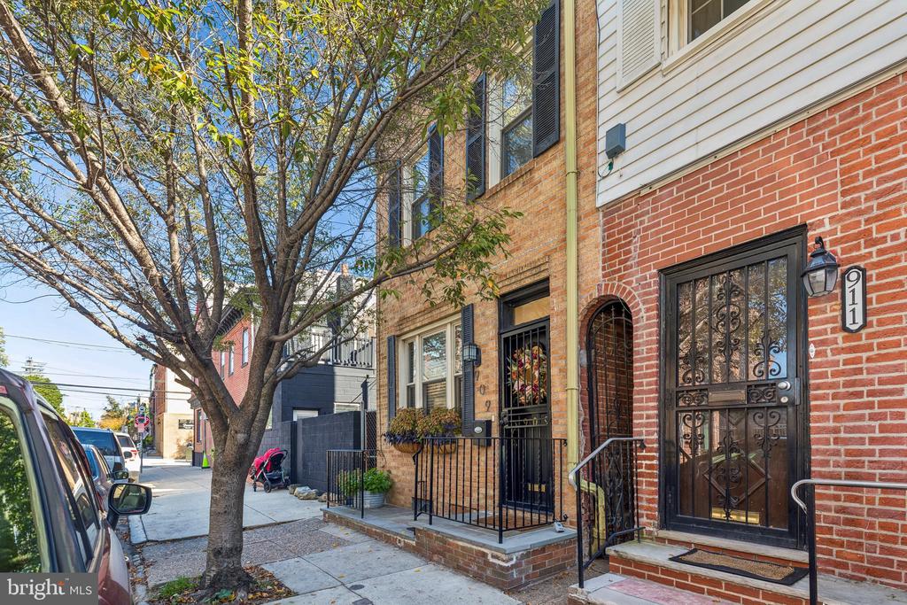 909 S 3RD STREET