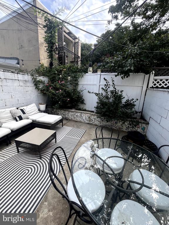 909 S 3RD STREET