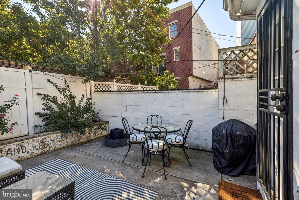 909 S 3RD STREET