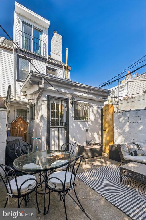 909 S 3RD STREET