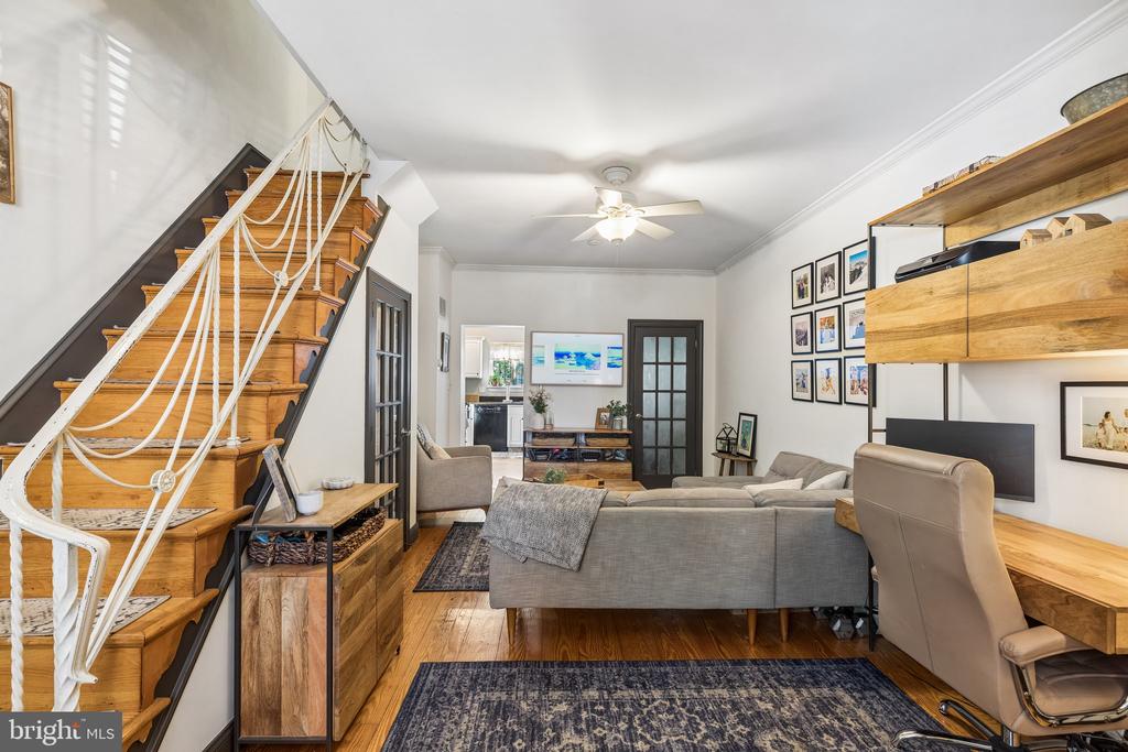 909 S 3RD STREET