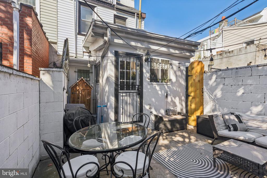 909 S 3RD STREET