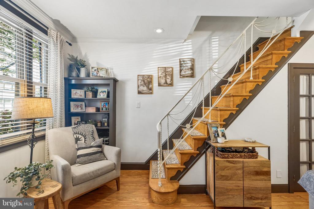 909 S 3RD STREET