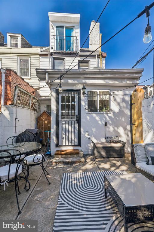 909 S 3RD STREET
