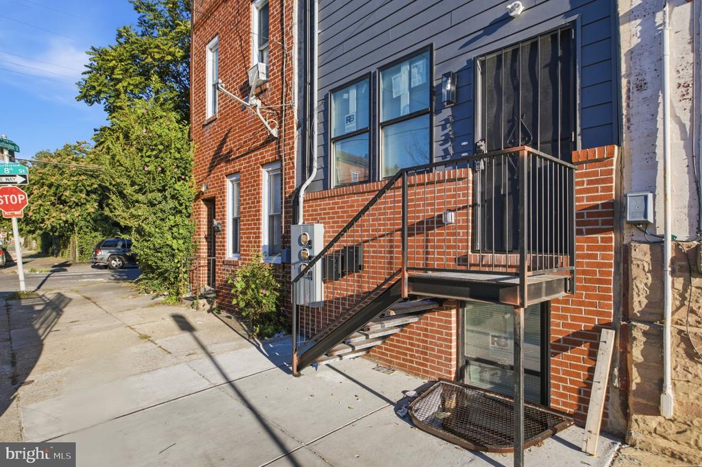 731 W HUNTINGDON STREET Unit: 2