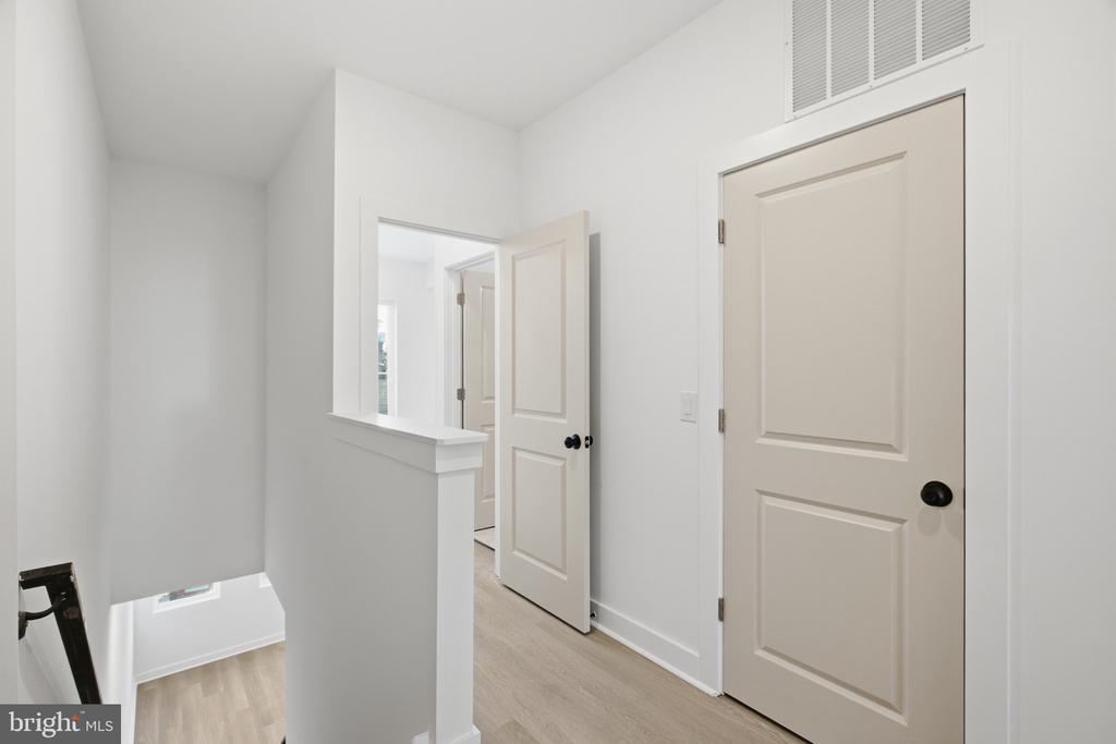 731 W HUNTINGDON STREET Unit: 2