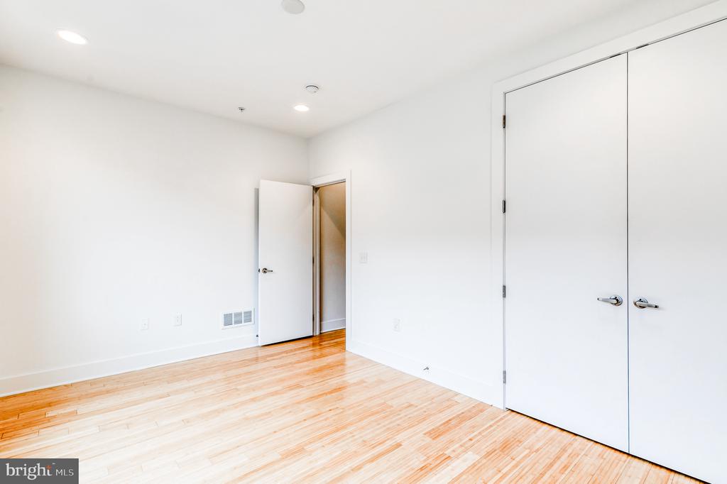919 N 5TH STREET Unit: 7
